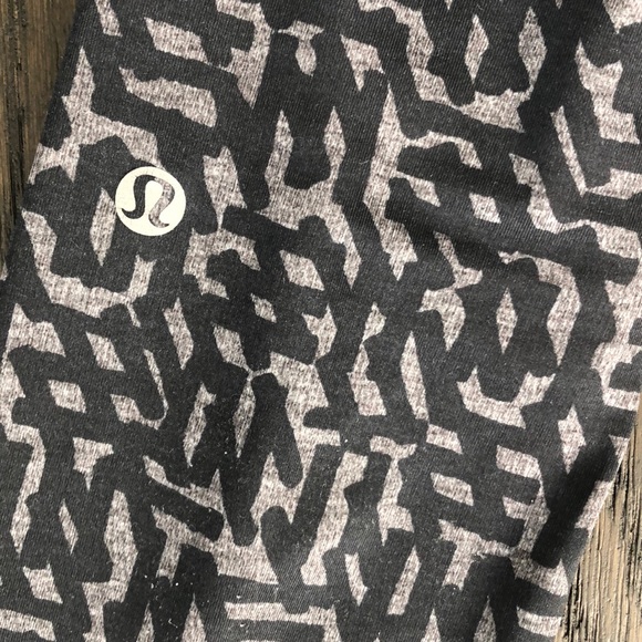 Lululemon leggings size 4 - Picture 7 of 7